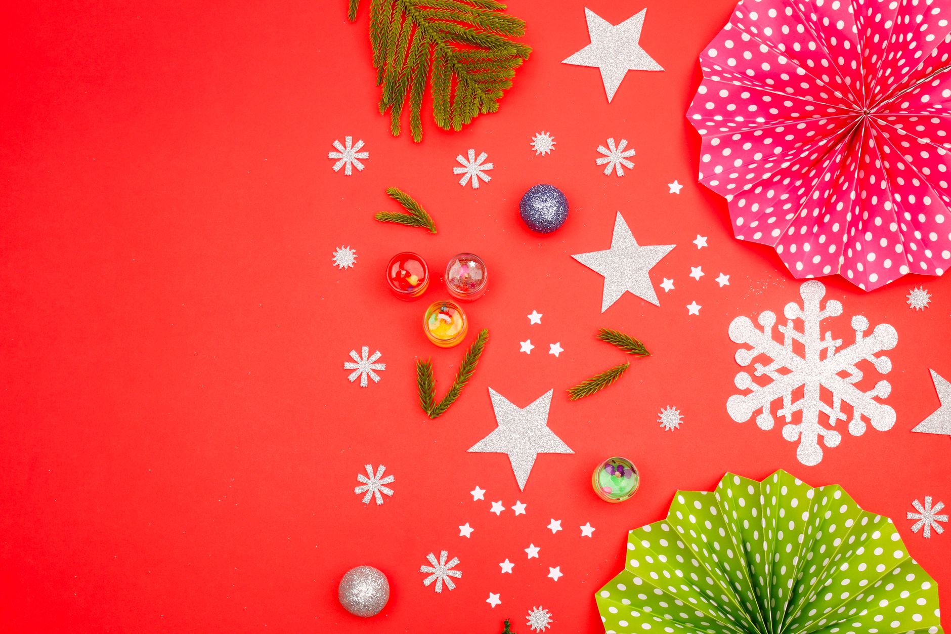 Bricolage de Noël facile et — décorations de Noël en papier colorées