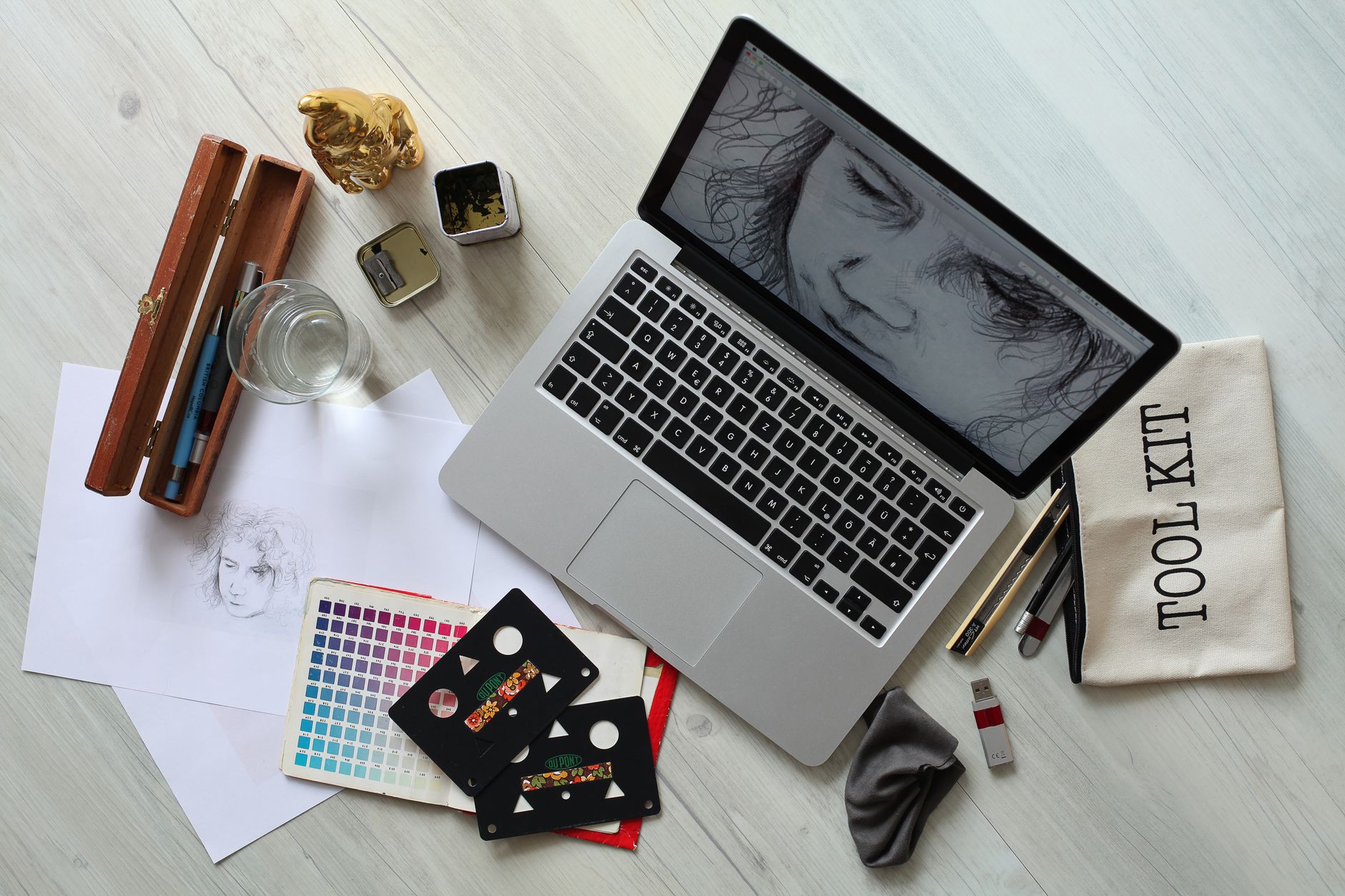 Choisir un kit de dessin selon la technique et le matériel utile — kit de dessin outils crayons carnet