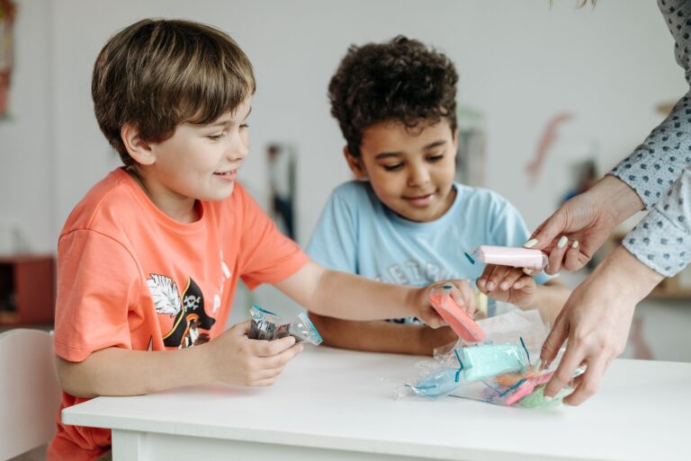 Modèles de pâte Fimo idées — créations en pâte Fimo colorées pour enfants