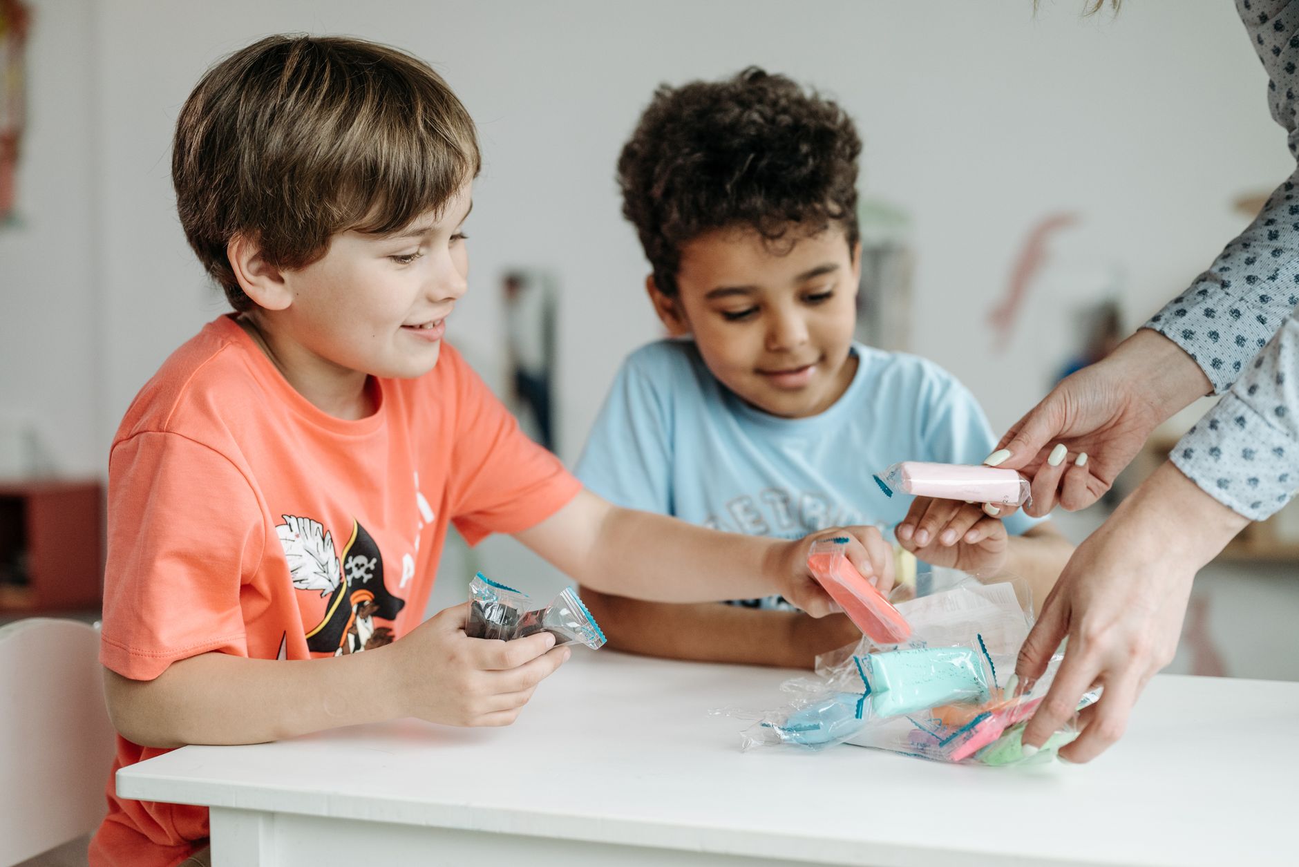 Modèles de pâte Fimo idées — créations en pâte Fimo colorées pour enfants