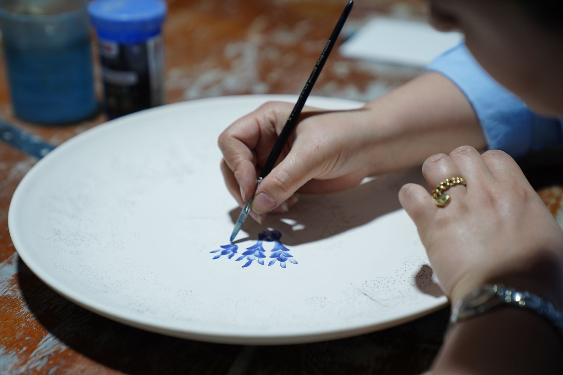 Modèles de peinture sur porcelaine : choisir un motif qui fonctionne sur une assiette — assiettes en porcelaine peintes à la main